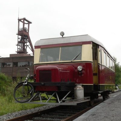 T2 am Bahnsteig Zollverein (E-Katernberg) 7 6 096 Ftg Thomas Hoog
